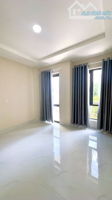 Bán Nhà Bình Chiểu, 56m2 x 3 tầng, SHR, Xe Hơi vào nhà, Chỉ 4 tỷ x - 6