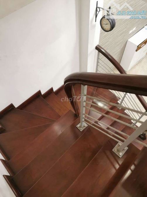 Cho thuê nhà ngõ kd, ô tô Thái Hà, Đồng Đa, 30m2, 5 tầng, thông phòng, 20tr - 6