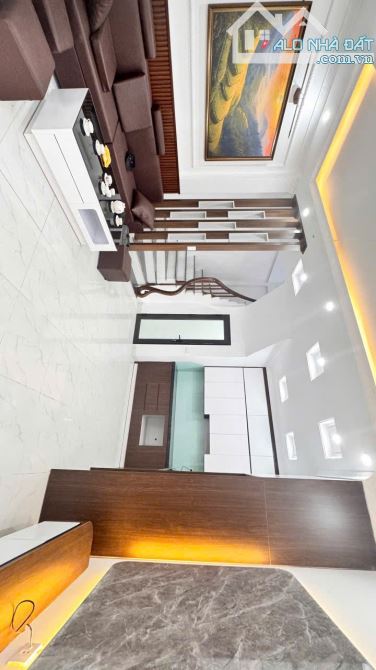 Nhà đơn lập mới tinh hiện đại ngay tại trung tâm thị trấn - 6