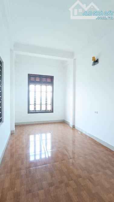 Cần Bán Nhà 3 tầng 80m2 View Hồ Cực Đẹp - 6