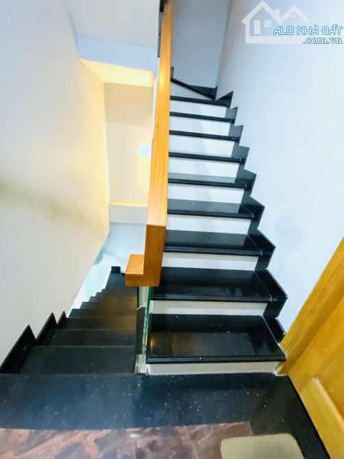 Nhà đẹp 4 tầng 4 phòng ngủ Huỳnh Tấn Phát quận 7 - 7