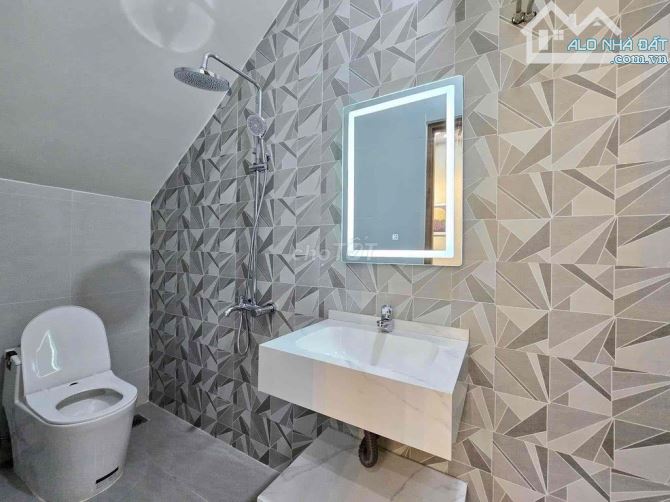 Bán gấp nhà Gò Vấp, Phan Văn Trị, gần hẻm xe tải, 50m2, full nt, 5.3tỷ - 7