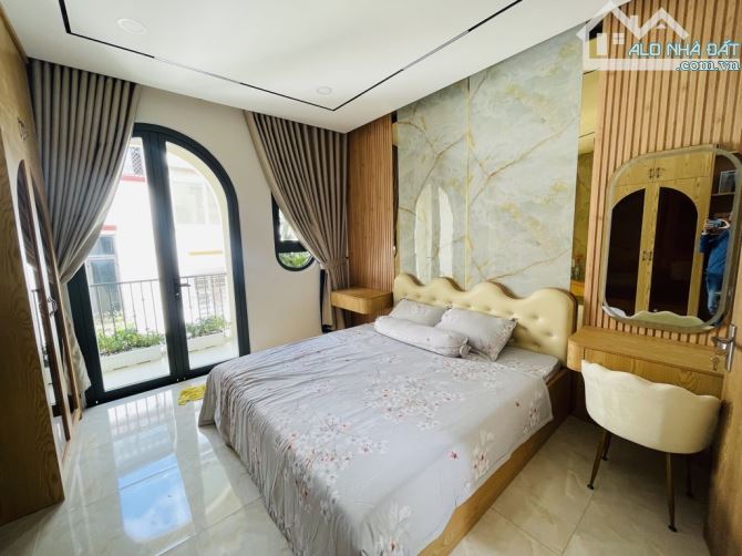 HXH HOÀNG VĂN THỤ- NHÀ ĐẸP 4 TẦNG- CÁCH MT 10M- CHỈ NHỈNH 13 T - 7