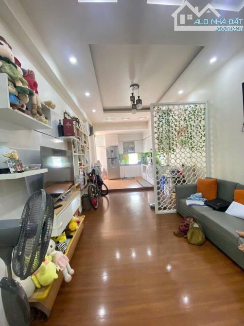 BÁN CĂN HỘ TẬP THỂ VĨNH PHÚC KHU 7,2Ha, QUẬN BA ĐÌNH TẦNG 4 76m2 5,5 tỷ. - 7