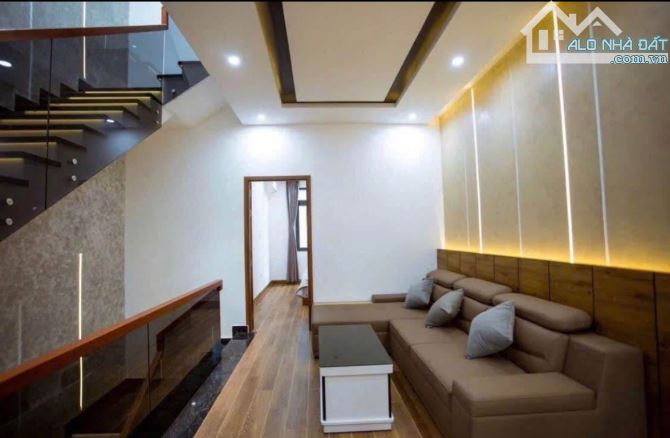 GỒNG LỖ BÁN GẤP NHÀ NAM KỲ KHỞI NGHĨA, QUẬN 3. GIÁ 4,75TỶ/59,3M2. ĐANG CHO THUÊ 18TRIỆU/TH - 7