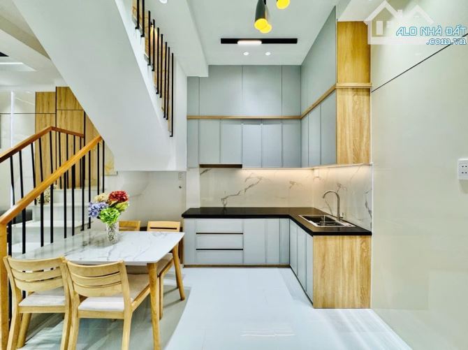 NHÀ ĐẸP FULL NỘI THẤT GÒ VẤP - NGAY CV LÀNG HOA - 2 TẦNG 1 GÁC- 4x10M - 4.7 TỶ - 7