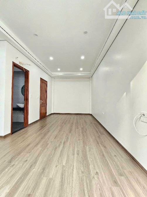 Bán nhà 5 tầng, full nội thất, trung tâm Phúc Lợi, diện tích 50m2, mặt tiền 4m, giá 6 tỷ+ - 7