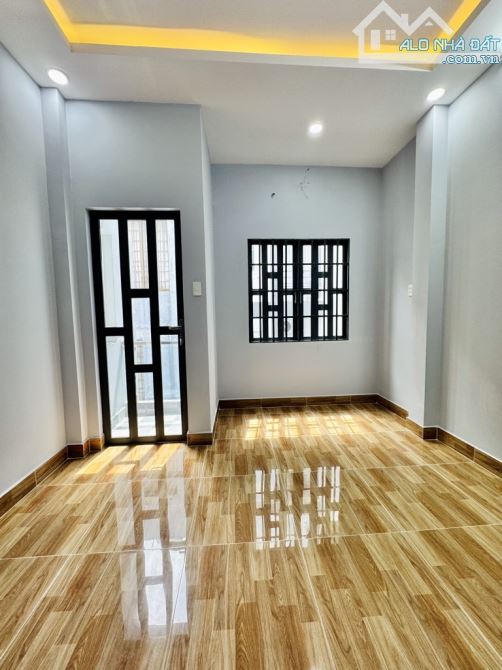 -CHỈ 5 TỶ XX , 4 TẦNG HCĐ, KHU VIP Q,10. CÁCH 20M, HXH, NHÀ HẺM Đ. ĐỒNG NAI - - 7