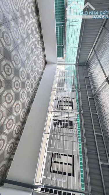 Nhà đơn lập mới tinh hiện đại ngay tại trung tâm thị trấn - 7