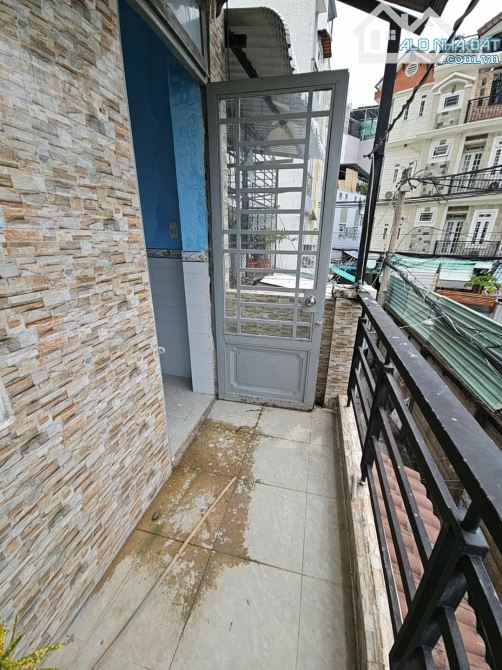 Cách mặt tiền xe hơi  10 m Q4 CÓ 3 TỶ - 8