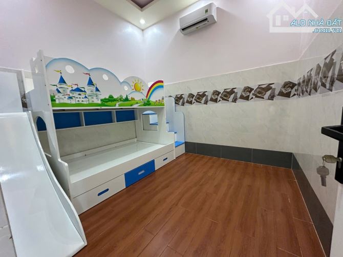 Nhà Gần Chợ Hưng Long 8x 33m.  3PN Cần Giuộc, Long An - 8