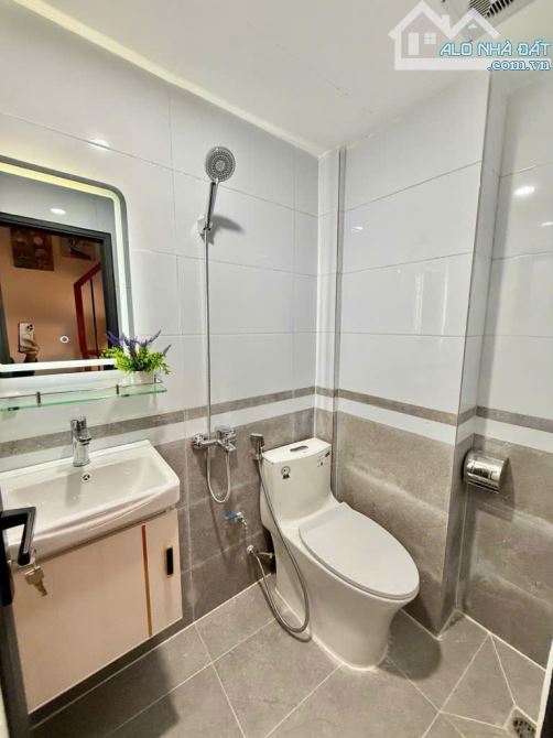 VĂN CHƯƠNG, ĐỐNG ĐA, HÀ NỘI - LÔ GÓC 3 MẶT THOÁNG - 4 TẦNG - FULL NỘI THẤT - 8