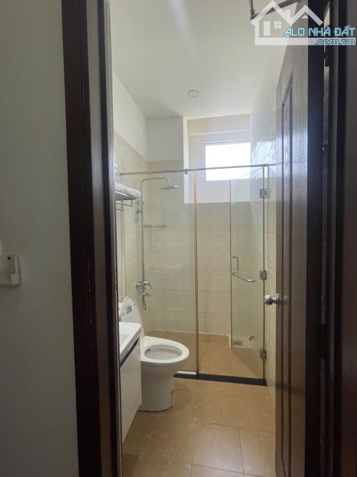 Bán khách sạn 140m2, 5 tầng, mặt tiền đường số phường Bình Trưng Tây, Quận 2, chỉ 17 tỷ TL - 8