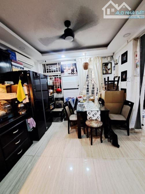 BÁN NHÀ Q1 - NGAY CITY GARDEN NGÔ TẤT TỐ P.19 BÌNH THẠNH - 61M2, 4 TẦNG - 6PN, CHỈ 10.7 TỶ - 8