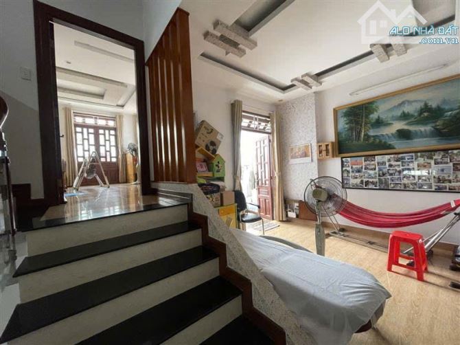 Biệt thự tân cổ điển 3 tầng, 164m² ngang 7m, nội thất ngoại nhập, gần Lotte Gò Vấp, 21 tỷ - 8