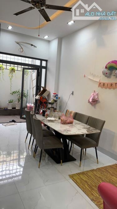 Bán nhà Đẹp 1 trệt 3 lầu Thang Máy  mới xây để ở tâm huyết 1 xẹt đường Nguyễn Ái Quốc - 8