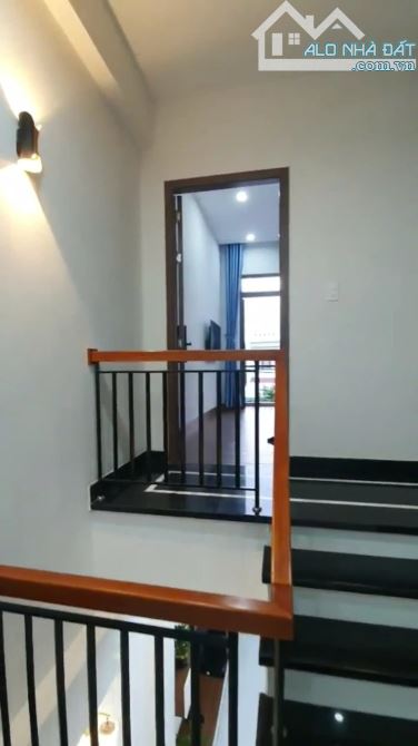 Bán nhà đẹp 3 tầng mặt tiền đường Khái Tây 1, Hòa Quý, Ngũ Hành Sơn. DT 81m2. Giá 5.1 tỷ - 9