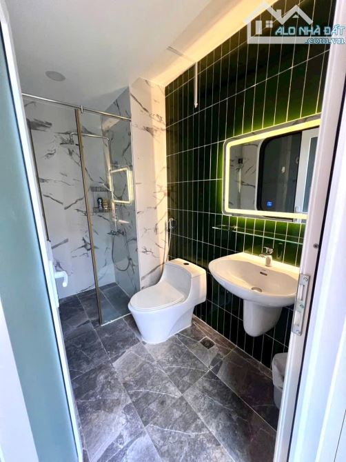 SIÊU HIẾM HẺM Ô TÔ ĐẬU, P. SÀI GÒN - Nhà mới đẹp, hầm 5 tầng, HĐT 40 tr/th, nhỉnh 13 tỷ - 9