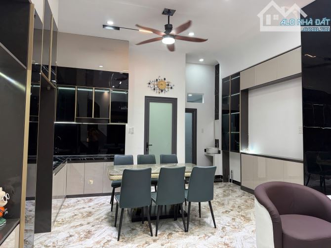 NHÀ 2 TẦNG MẶT TIỀN ĐƯỜNG HỦ TIẾU FULL NỘI THẤT THUẬN TIỆN KINH DOANH MỌI NGÀNH NGHỀ - 9
