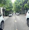 Gia đình cần bán biệt thự Yên Hòa, KĐT Lão Thành Cách Mạng, DT 228m2, MT 14m