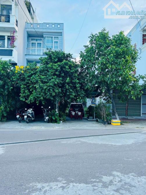 Bán lô đất mặt tiền đg hoa lưu lộ giới 26m vĩa hè 6m dt 105m2 giá 4ty850 - 1