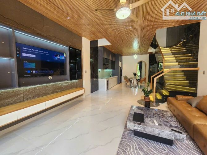 🏡SIÊU PHẨM  3 TẦNG ĐẸP LUNG LINH–THANH LƯƠNG 20 HÒA XUÂN🏡