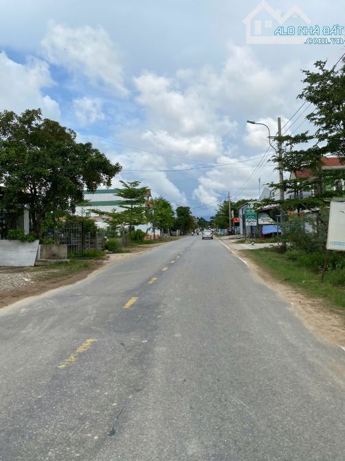 BÁN ĐẤT 200M2 CẠNH CHƠI DIÊN ĐẠI L, PHÚ XUÂN. ĐỐI LƯNG TỈNH LỘ 10. HÀNG HIẾM - 1