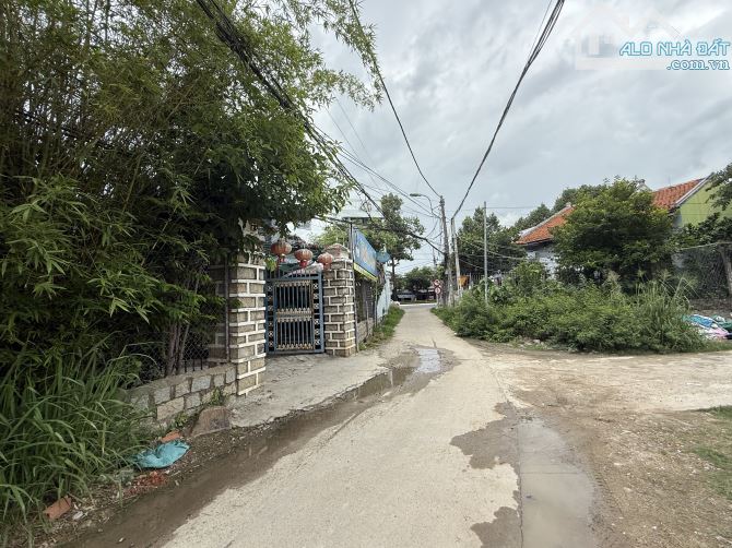 Đất Vĩnh Hiệp gần sát đường 23/10 Nha Trang hẻm ô tô 5m thông ra D30