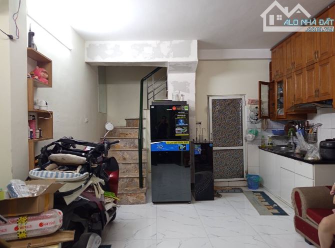 NHÀ ĐẸP DƯƠNG QUẢNG HÀM, RỘNG, THOÁNG, SÁT PHỐ, CÓ SÂN ĐỂ XE, DT 30M2 GIÁ 6,25 TỶ