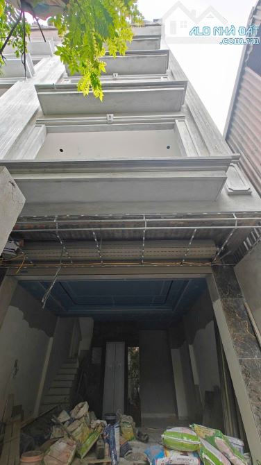 Bán nhà mới Hồng Tiến, 6 tầng thang máy chạy mượt, gần phố, 39m2, mt: 5m, 11.3 tỷ,