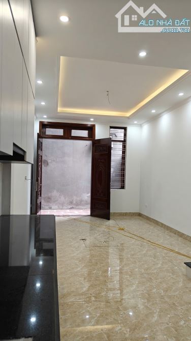 NHÀ MỚI BẮC TỪ LIÊM 35M2 - 5 TẦNG - NHỈNH 5 TỶ.Ô TÔ ĐỖ CỔNG, GẦN ĐƯỜNG 70
