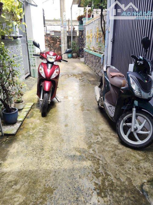 Nguyễn thị sáu 2//   dien tich 4,5m*11m gác lững 2p ngũ
