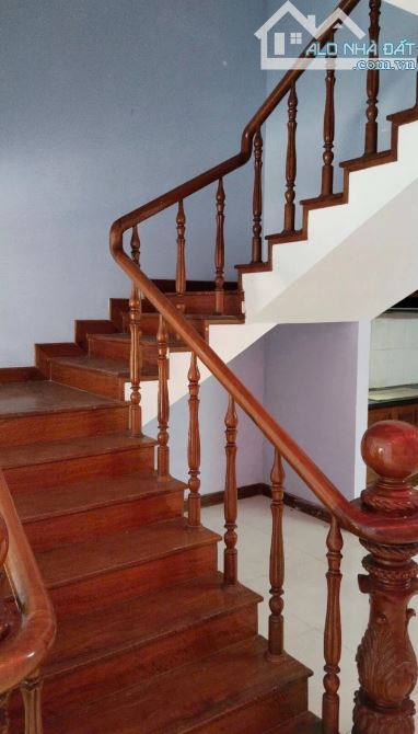 Nhà 3 tầng mặt tiền Lý Đạo Thành, kiêng cố, kinh doanh tốt