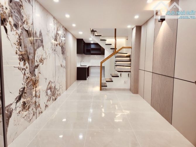 BÁN NHÀ QUẬN 4 -2 TẦNG ĐẸP -NGANG 3x10- HẺM 2.5M - CÁCH 5 CĂN RA NG THẦN HIẾN- 4.15TỶ TL