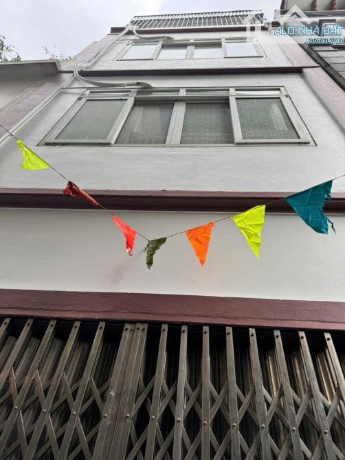 Bán nhà 4 tầng x38m dân xây Việt Hưng, chỉ 5.5 tỷ còn bớt