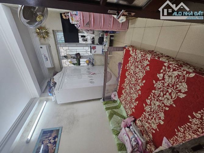 Bán nhà khu vực ba đình phố đội cấn. Diện tích 30/33mx4tang.mặt tiền 3m.dài 11m
