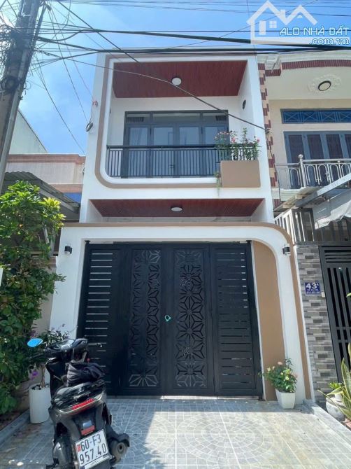 Bán nhà 1 trệt 1 lầu sổ riêng thổ cư p. Bủu Long