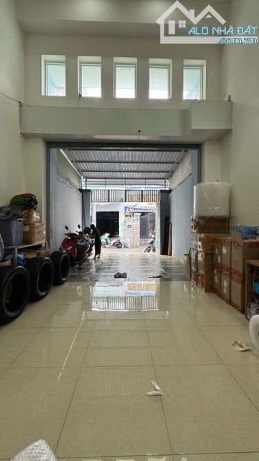 Mặt tiền kinh doanh Quận Gò Vấp 70m2 ngang 4,4m giá 7,99 tỷ đường số 4 Phường 11
