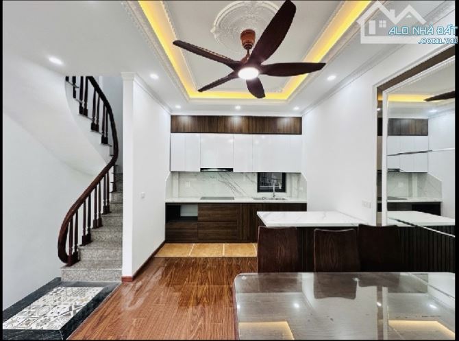 Hàng tuyển chọn Xuân Đỉnh, 41m 6 tầng, full nội thất, giá chỉ 8 đồng