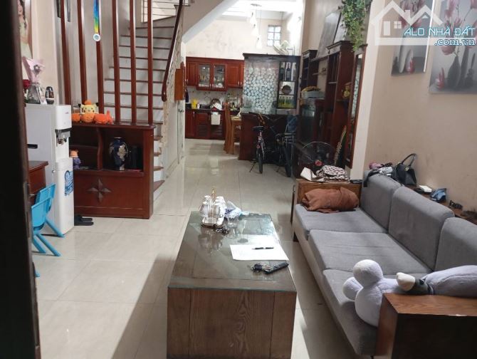 Chính chủ cần bán nhà phố Bồ Đề, Long Biên 42m, 5 tầng, mặt tiền 4m, giá 7.7 tỷ