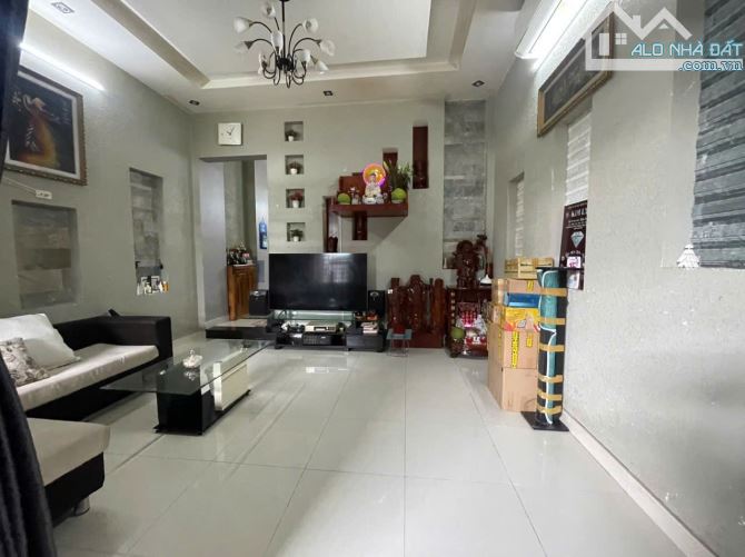 Nhà 3 tầng Nguyễn Xiển Q.9 4,5 tỷ