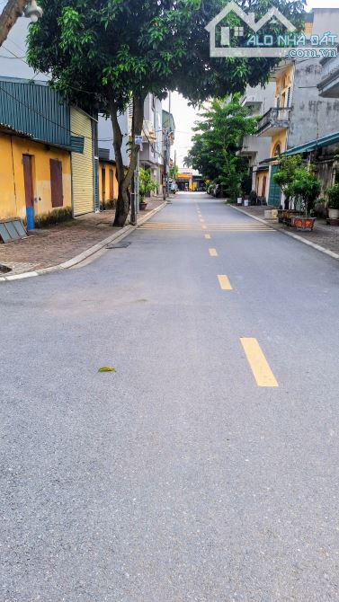 🏡 BÁN ĐẤT - Ỷ LAN - GIA LÂM - LÔ GÓC - KINH DOANH - DÒNG TIỀN - SINH LỜI CAO  Lô đất đẹp