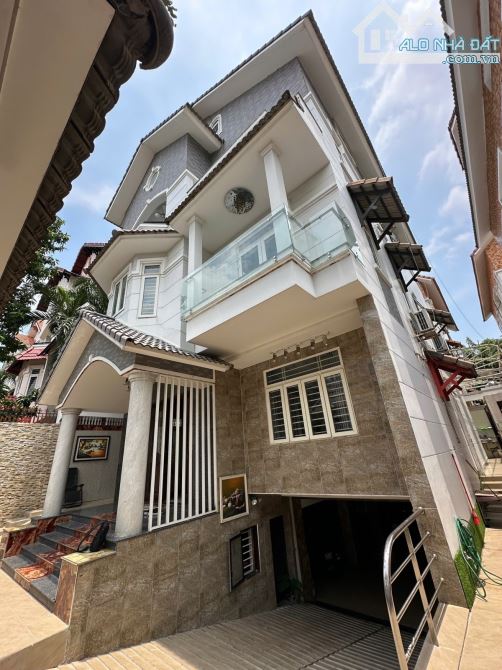 Biệt thự KDC Him Lam Trung Sơn Bình Chánh - Có hầm xe - 4 tầng - 250m2 -  10 P-Giá 63.5 tỷ