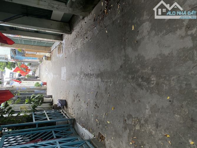 🎉🎉Chủ gởi bán lô đất diện tích rộng, tặng nhà cấp 4 cũ, DT đất 99 m2 ngang 5,1m nỡ hậu t