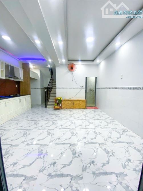 🔥🌟NHÀ CÁCH MẠNG THÁNG TÁM, QUẬN 3, 4x12m, 2 TẦNG, NHÀ MỚI Ở NGAY, SHR, 3 PHÒNG NGỦ, SÁT