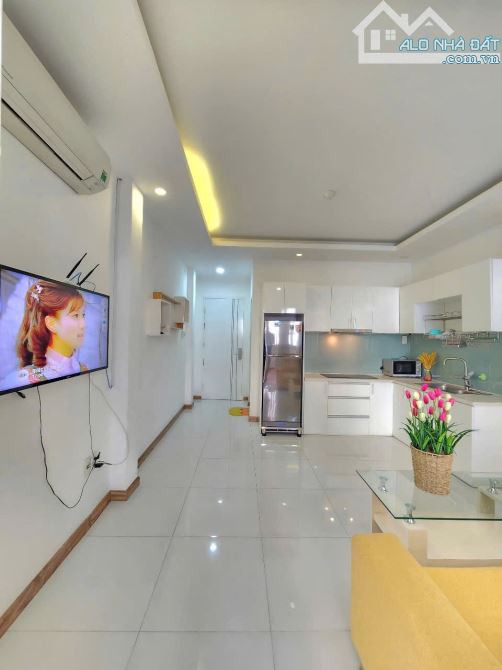 CĂN HỘ TÁCH BẾP FULL NỘI THẤT CỬA SỔ CỰC RỘNG NGAY VỊ TRÍ QUẬN 1