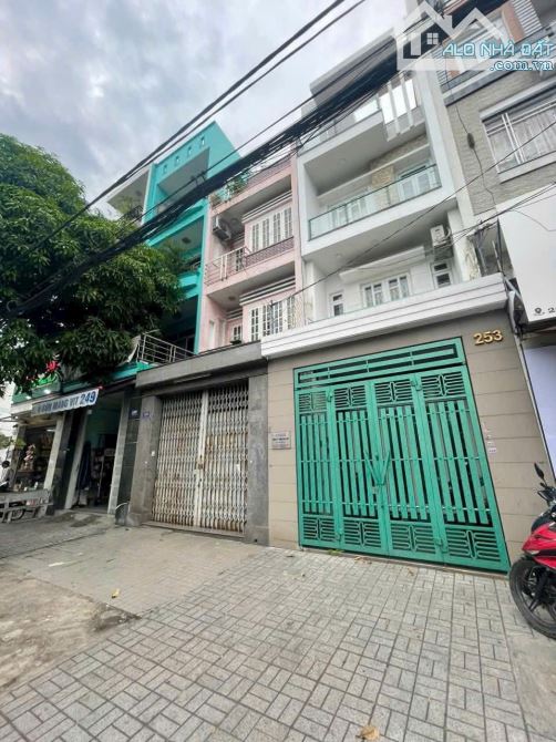 Nhà 3,5 tấm 4×20 mặt tiền đường tên lửa nhỉnh 12 tỷ