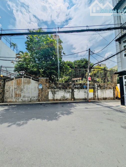 Bán nhà HXT 166 Thích Quảng Đức, Quận Phú Nhuận, DT: 8x28m, CN: 217m2, Giá Bán: 26,8 tỷ