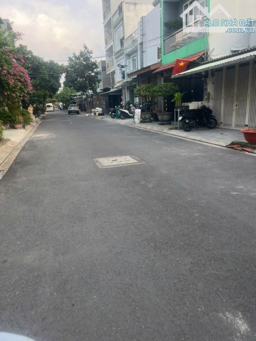 Đất 5x30m, hẻm 8m đường Dương Thị Mười, giá 5.5 tỷ