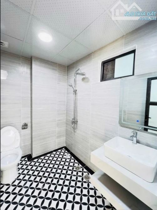 CẦN BÁN GẤP NHÀ 37M2, 6 TẦNG THANG MÁY, MT 5.4M, 8.5 TỶ TẠI CỔ NHUẾ.